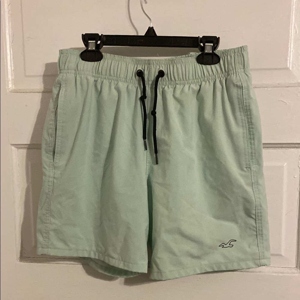 LIKE NEW Men’s sz. Small Hollister Light Green Swim Shorts